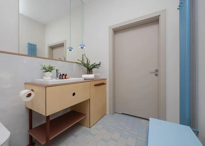 Apartment Port Praski Modern With Ac By Renters Prestige