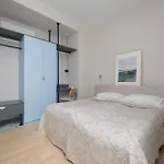 Port Praski Modern With Ac By Renters Prestige